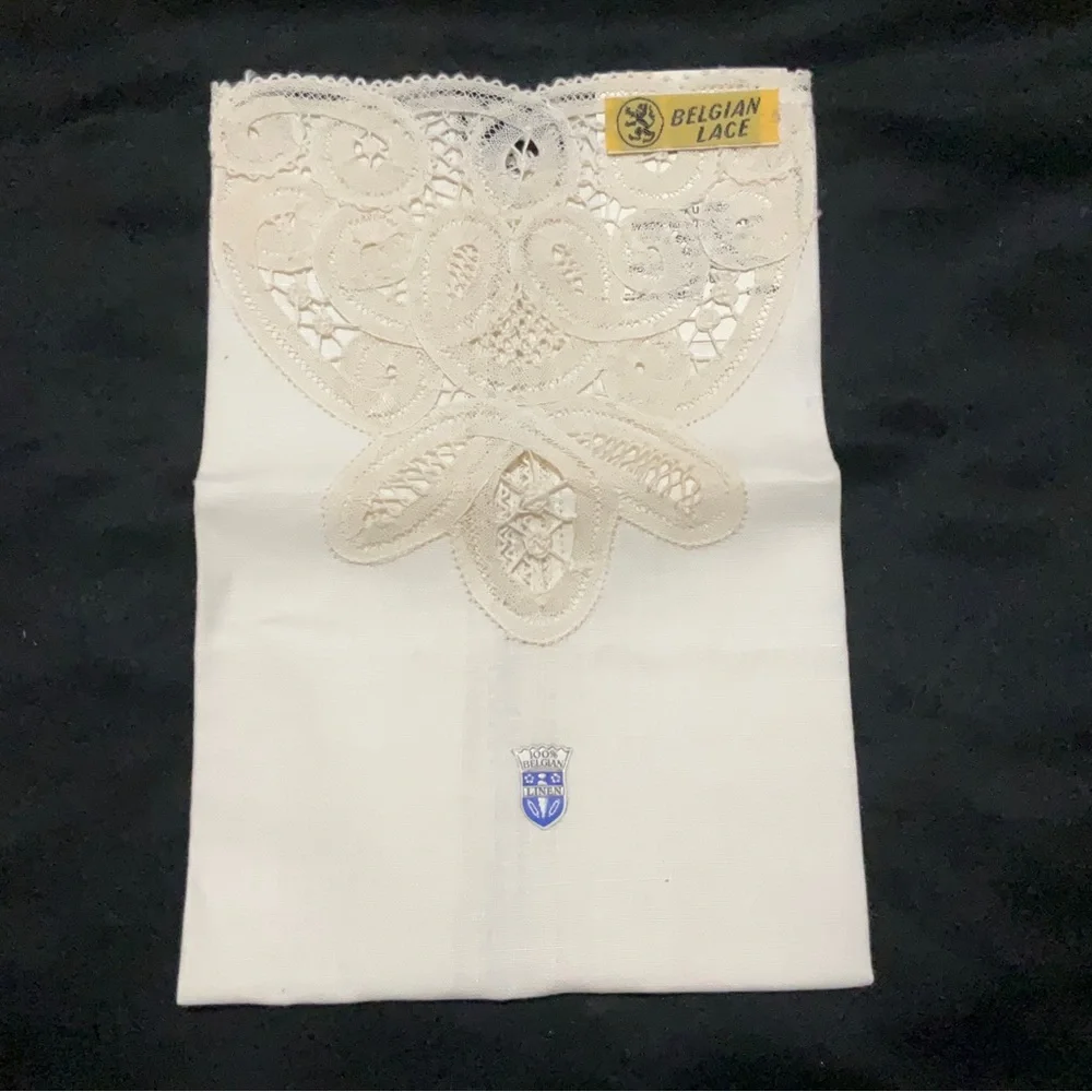 Belgian Lace Guest Towel - Linen - Battenberg Lace